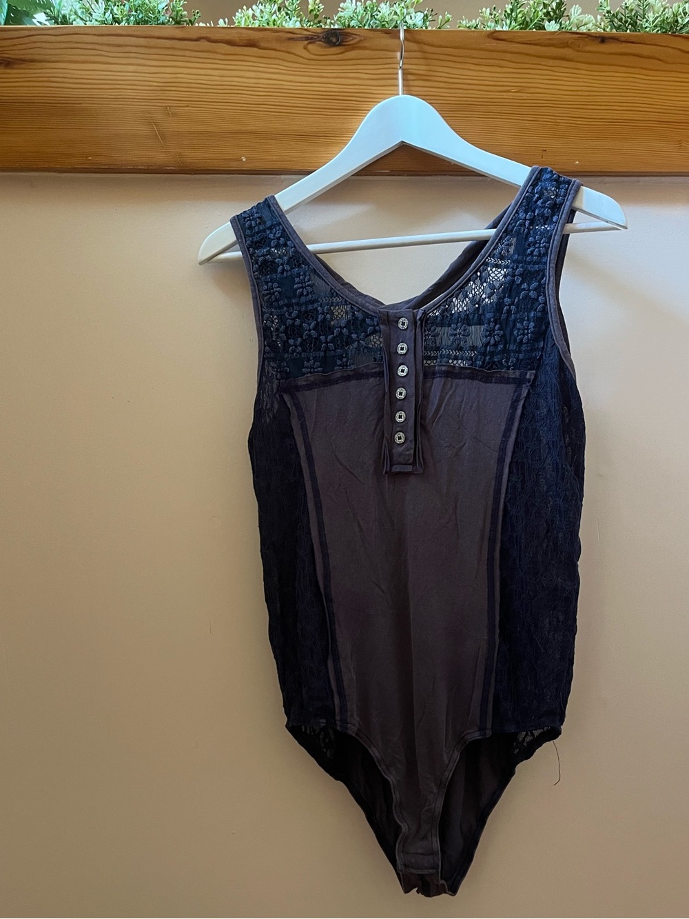 POL - Lace Accent Sleeveless Bodysuit